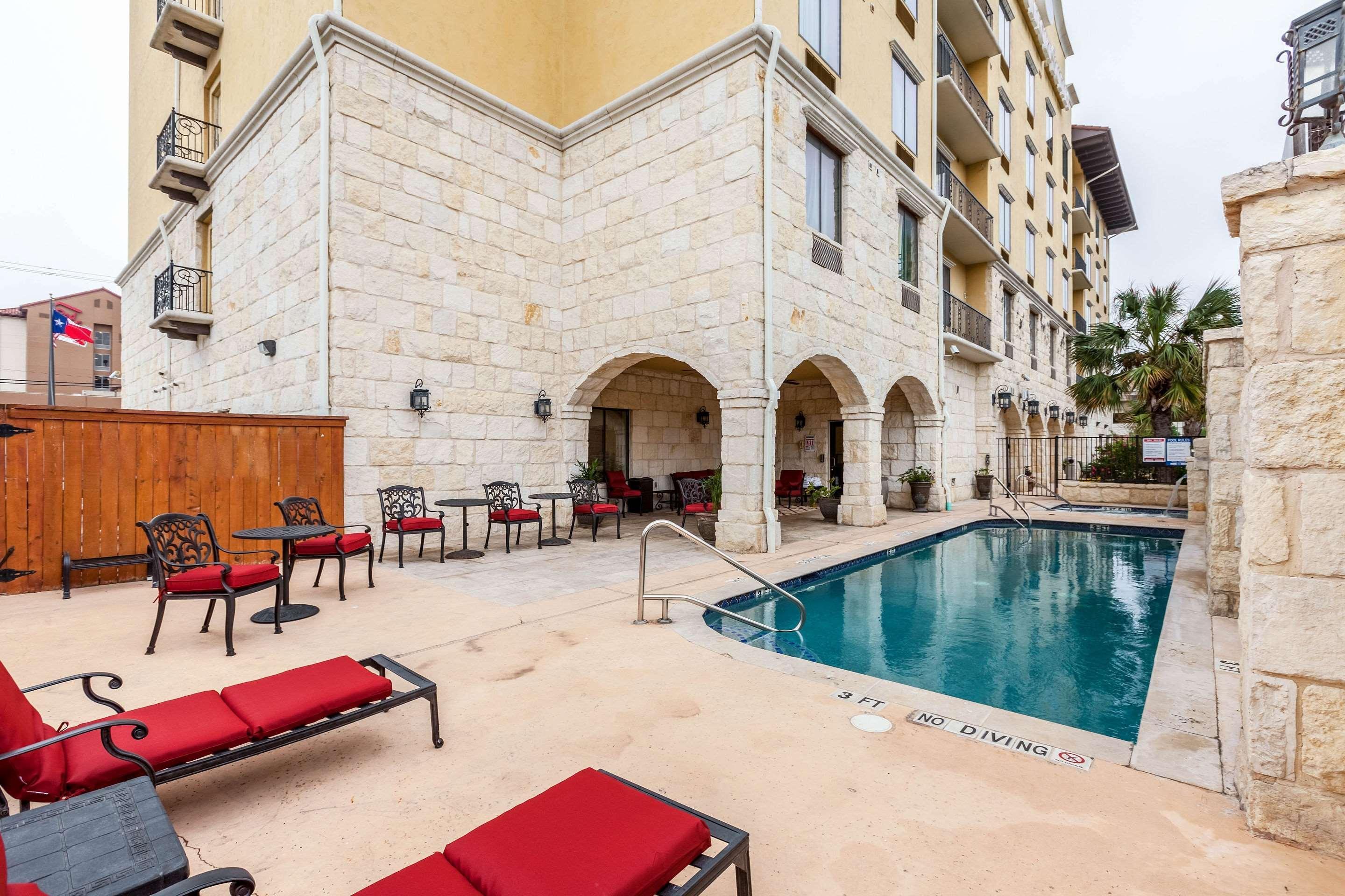 Comfort Suites Alamo-River Walk San Antonio Exterior photo