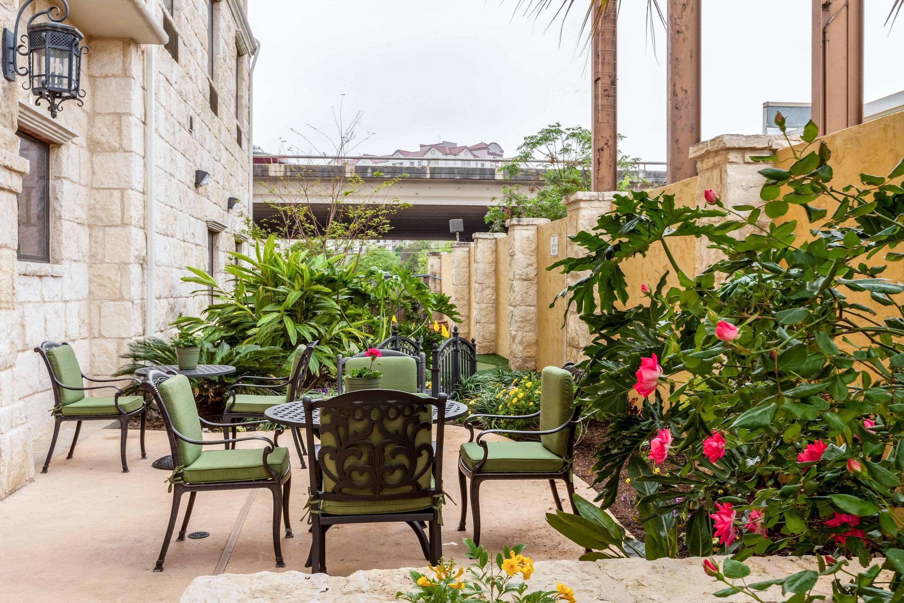 Comfort Suites Alamo-River Walk San Antonio Exterior photo